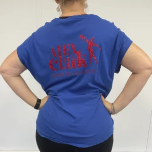 dos du tee-shirt bleu avec logo alex clak rouge